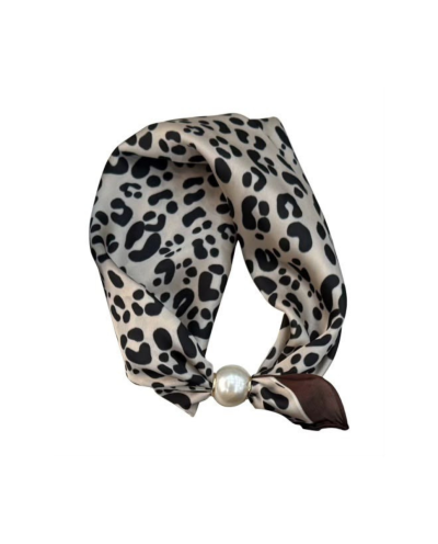 Satijn sjaaltje met parel met leopard