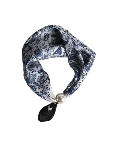 Sjaaltje met paisley print en parel sluiting