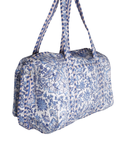 Gewatteerde weekendtas met bloemenprint in blauw