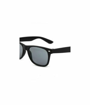 Trendy zwarte wayfarer-type zonnebril