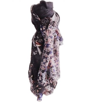 Zwarte sjaal met bloemenprint