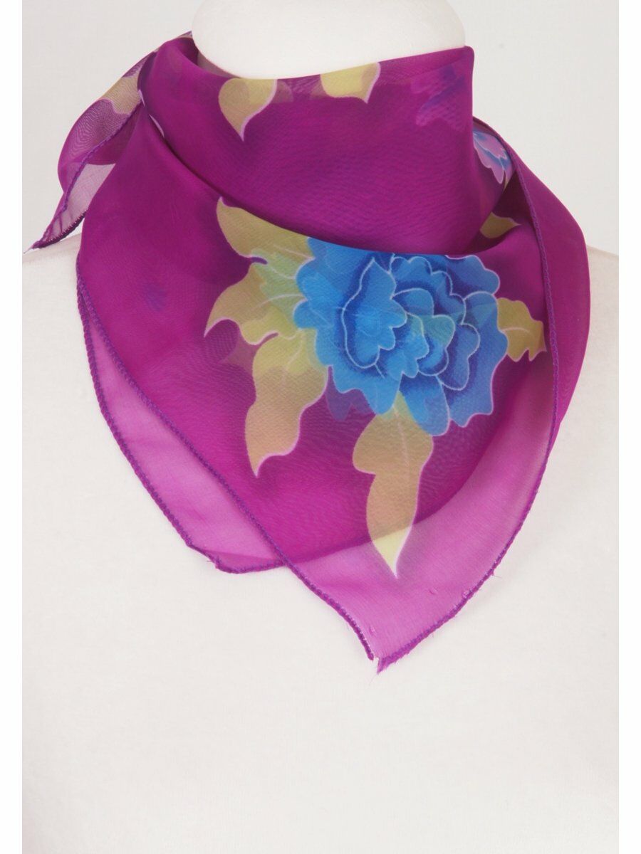 Paarse Crepe Voile Sjaal Met Een Japans Bloemdesign huismerk kopen in de aanbieding Paarse Crepe Voile Sjaal Met Een Japans Bloemdesign huismerk kopen in de aanbieding