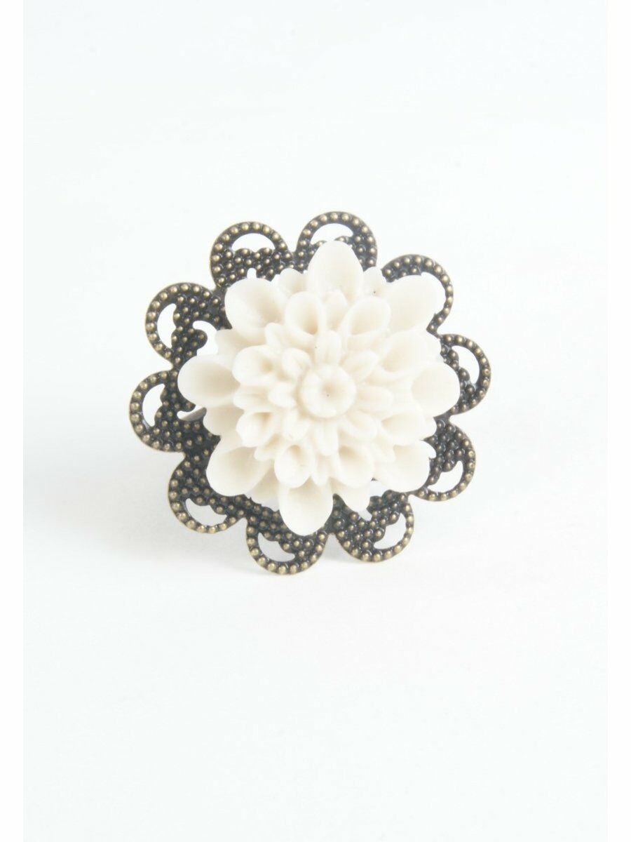 Koperkleurige Ring Met Ivoorkleurige Bloem huismerk kopen in de aanbieding