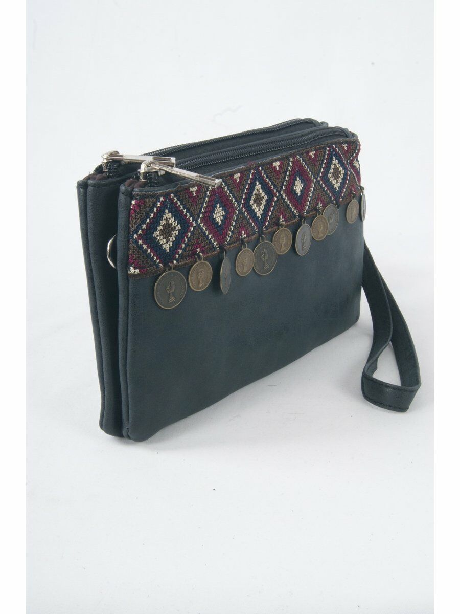 Antracietgrijze Clutch Reisetui Afgewerkt Met Muntjes huismerk kopen in de aanbieding