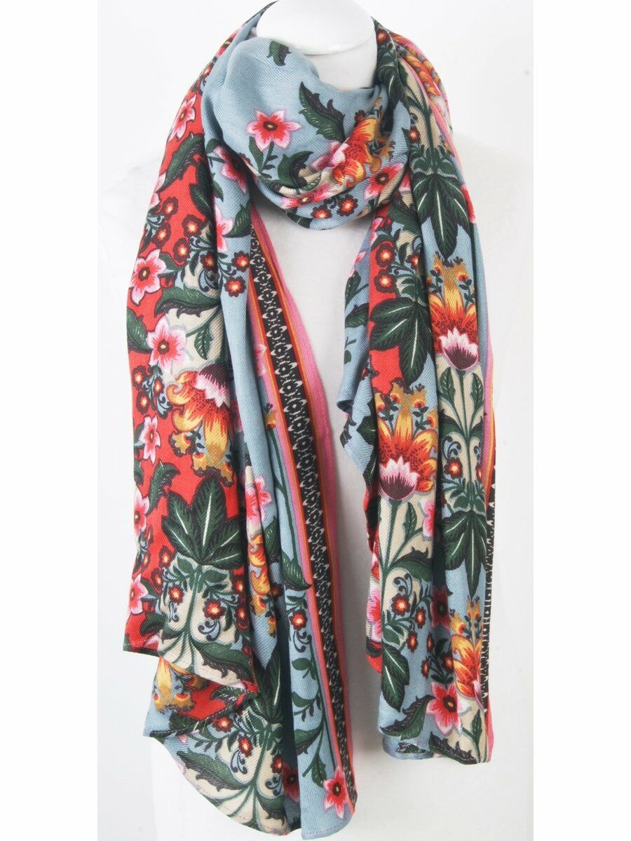 Soepele Blauw Grijze Sjaal Met Bloemenprint In Folklore Stijl huismerk kopen in de aanbieding