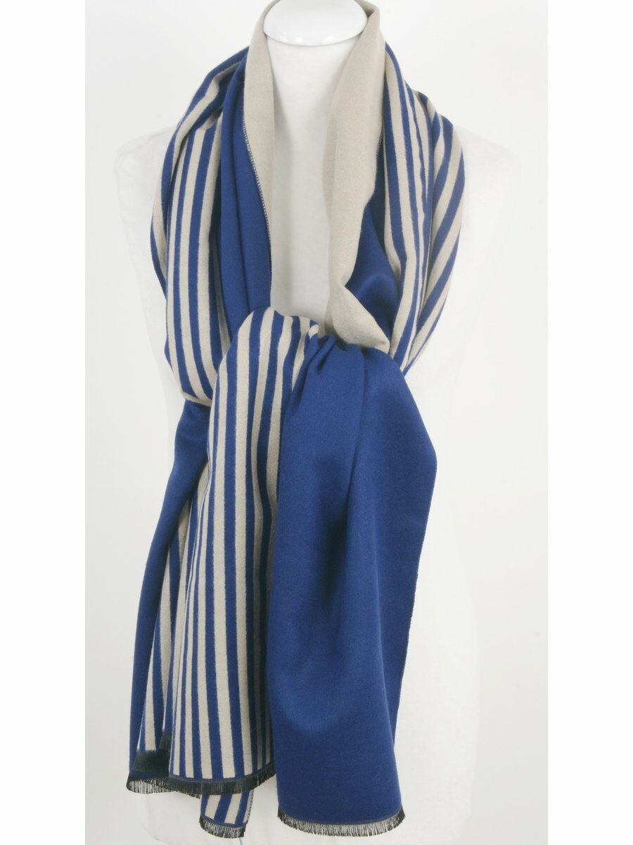 Zachte Kasjmierblend Omslagdoek In Blauw Ecru huismerk kopen in de aanbieding Zachte Kasjmierblend Omslagdoek In Blauw Ecru huismerk kopen in de aanbieding