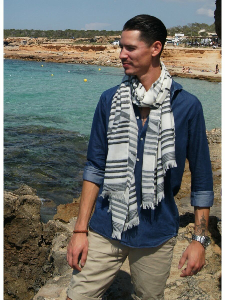 Ivoorkleurige Heren Sjaal Met Geweven Ikat Print huismerk kopen in de aanbieding