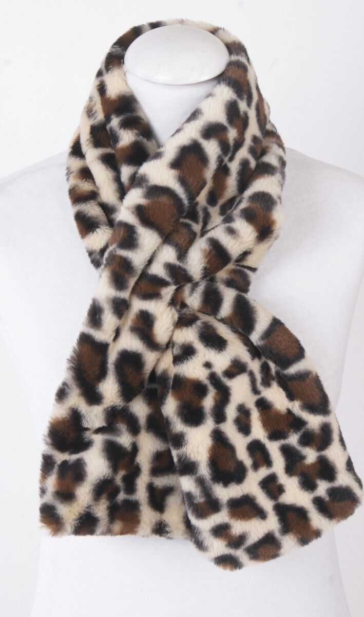 Lichtbeige Sjaal Van Zacht Kunstbont Met Panterprint huismerk kopen in de aanbieding Lichtbeige Sjaal Van Zacht Kunstbont Met Panterprint huismerk kopen in de aanbieding