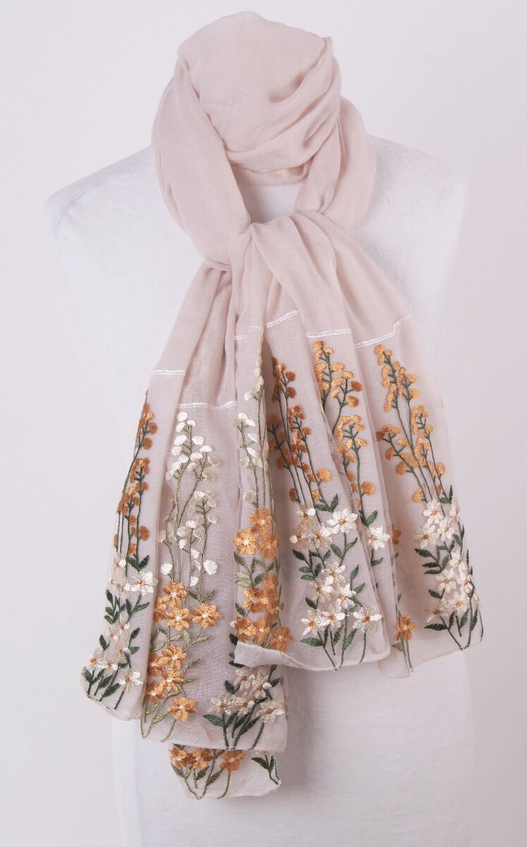 Ivoorkleurige Sjaal Met Geborduurde Bloemen huismerk kopen in de aanbieding