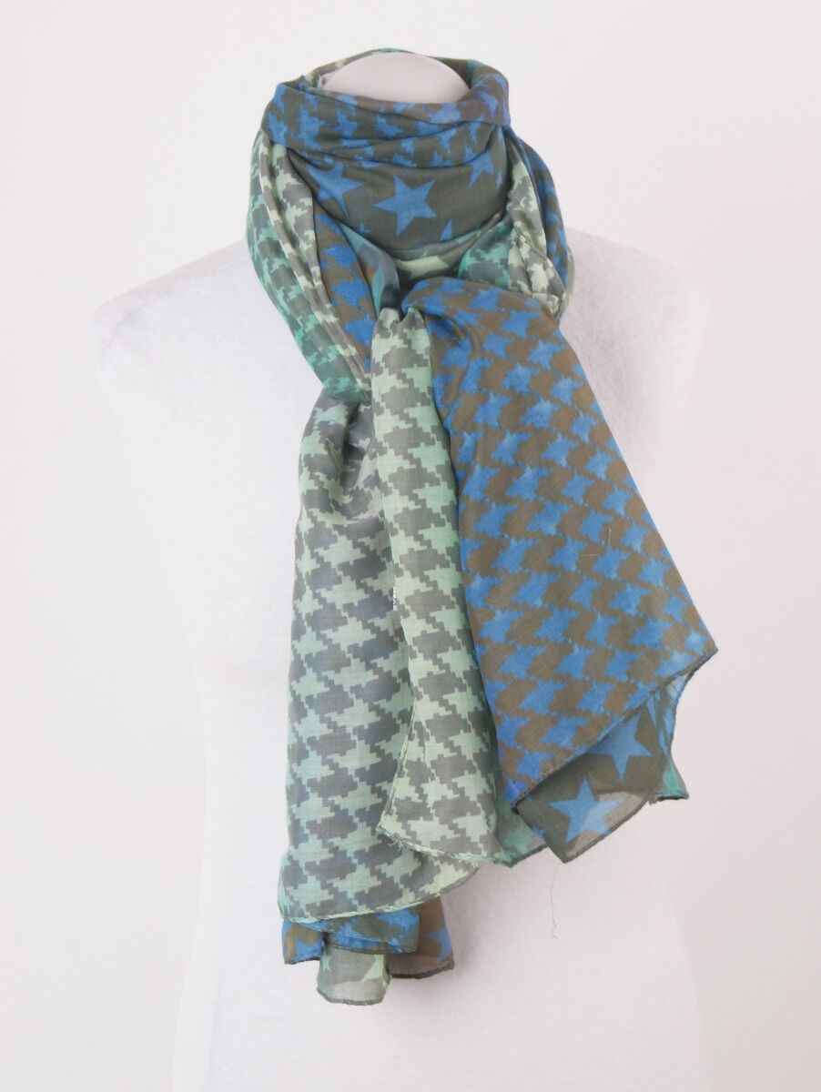 Luchtige Sjaal Met Kleurverloop In Groen Blauw Tinten huismerk kopen in de aanbieding Luchtige Sjaal Met Kleurverloop In Groen Blauw Tinten huismerk kopen in de aanbieding