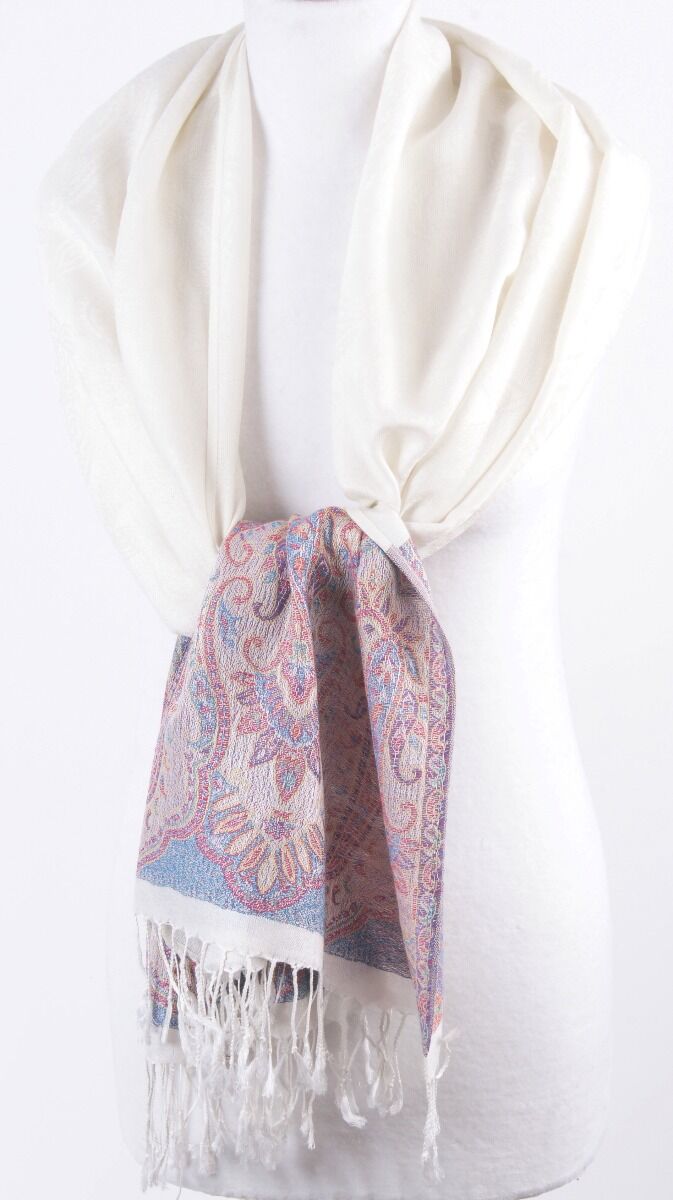 Ivoorkleurige Pashmina Sjaal Met Geweven Paisley In Lichtblauw huismerk kopen in de aanbieding