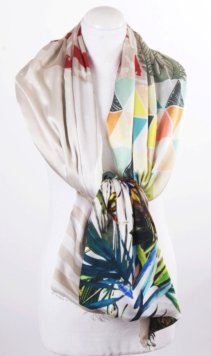 Zijden Patchwork Stroke Sjaal In Licht Beige huismerk kopen in de aanbieding