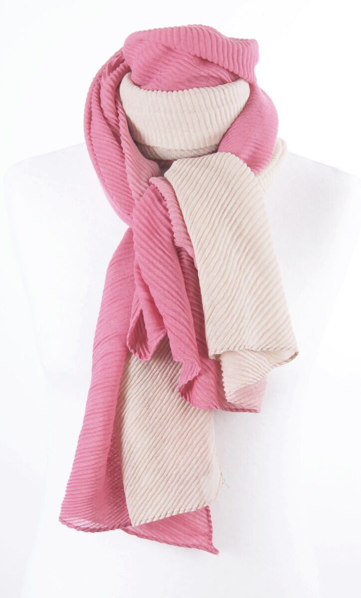 Plisse Sjaal Met Kleurverloop In Roze En Zand huismerk kopen in de aanbieding