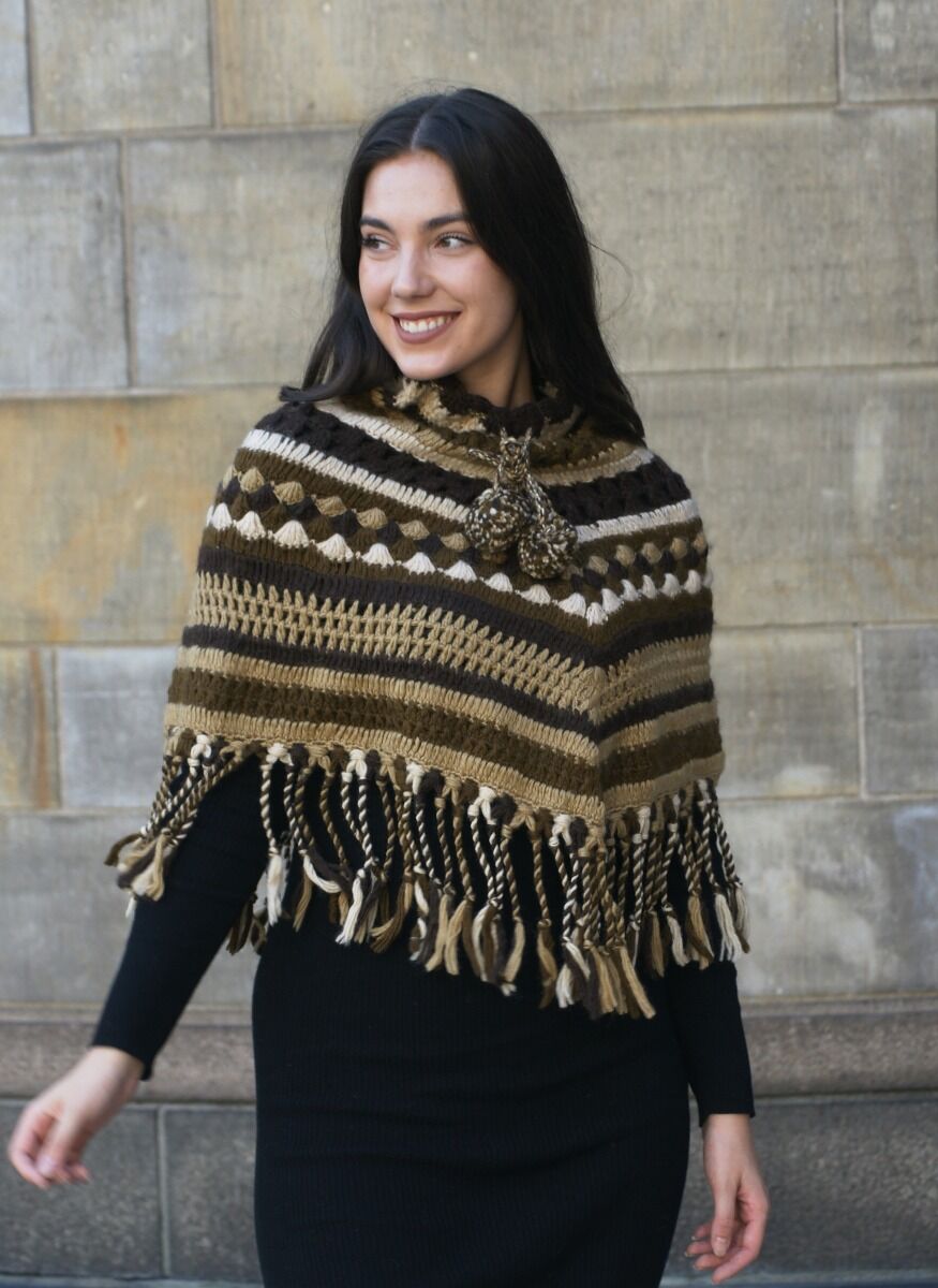 Bruin Wolwitte Gehaakte Aztec Poncho huismerk kopen in de aanbieding Bruin Wolwitte Gehaakte Aztec Poncho huismerk kopen in de aanbieding