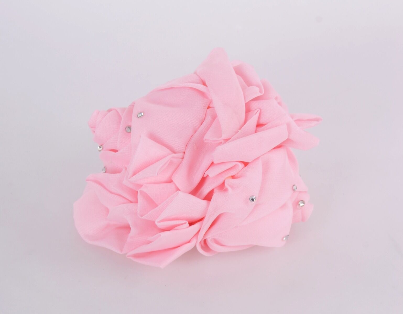 Koraalroze Haarklem Met Grote Crepe Voile Bloemen huismerk kopen in de aanbieding