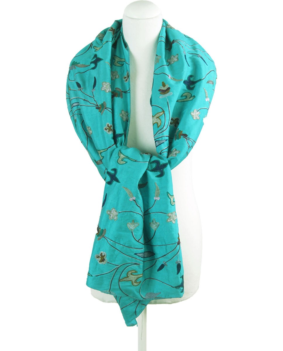 Turquoise Natuur Zijden Stola Met Floral Borduursel huismerk kopen in de aanbieding